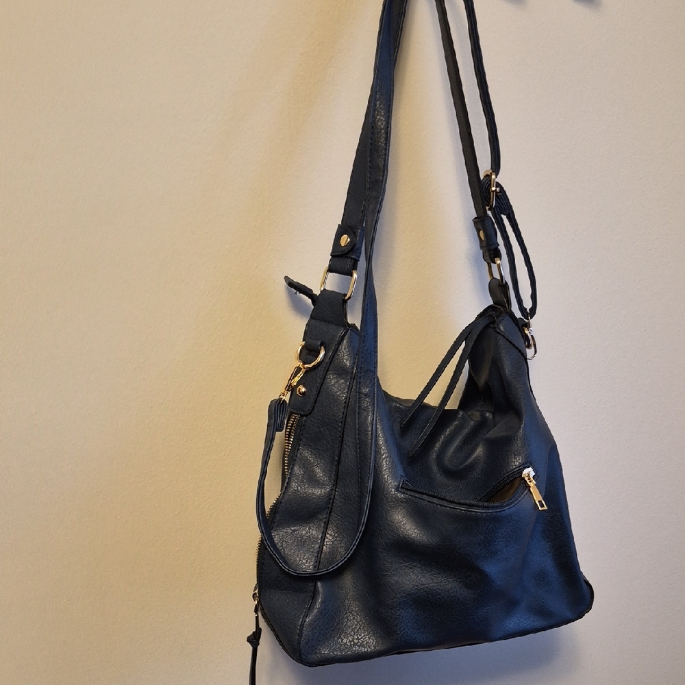 Chic Blue Leather Shoulder Bag